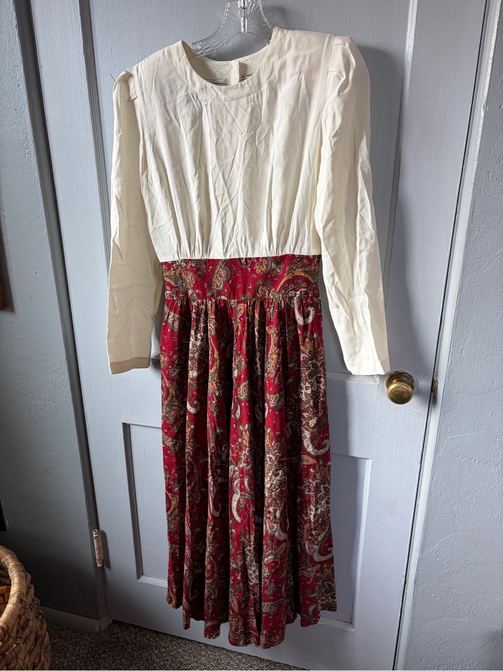 karin stevens Cream and Red Paisley Maxi dress 7-16